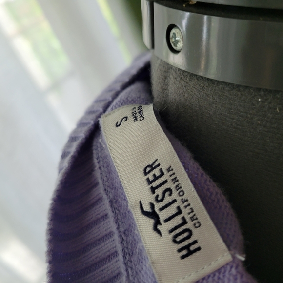 Hollister Purple and Cream Crew Neck Sweaters - Picture 4 of 5